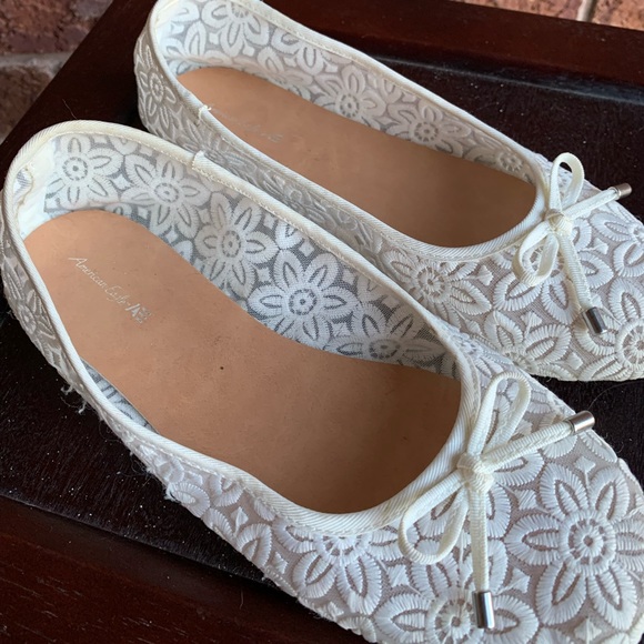 American Eagle Kid Girl Size 4 Slip On Shoes - Picture 2 of 8